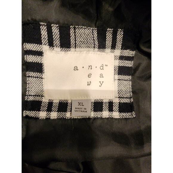 A New Day Black & White Plaid Puffer Vest With Front Pockets & Zipper Closure XL - Picture 9 of 13